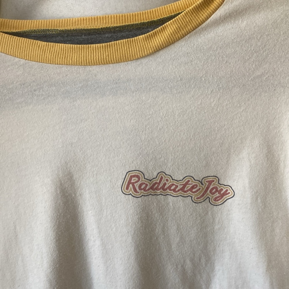 Retro Graphic Tee 100% Cotton ‘Radiate Joy’ 70s inspired hippie good vibes - Picture 2 of 4